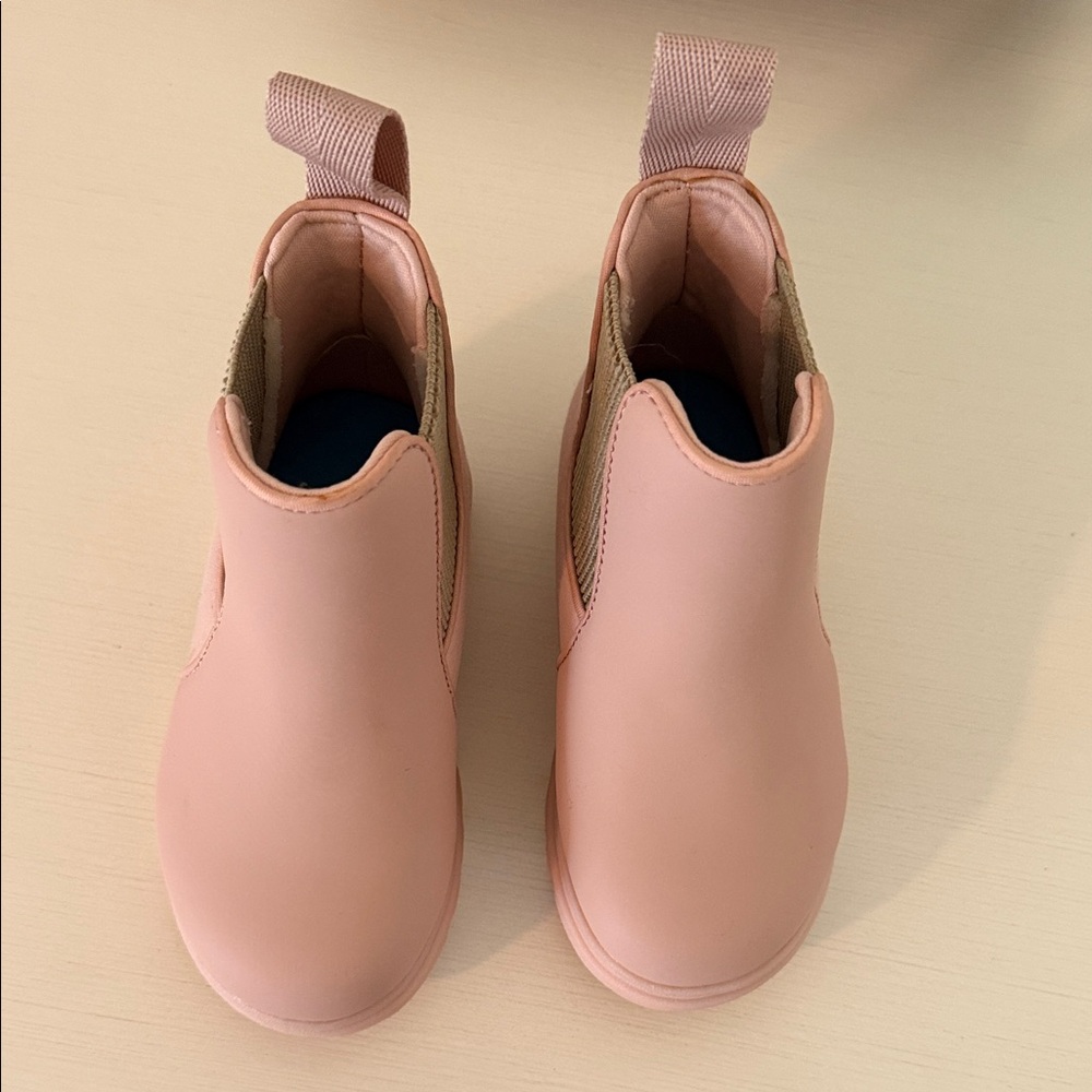 Native Pink Chelsea Kids Boots - Picture 2 of 5